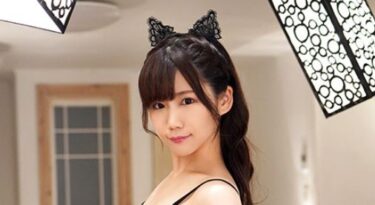 【JD×デビュー作】20歳の新人、辻澤もものデビュー作。天然な女子大生で、思わず撫でたくなるような柔らかな甘い表情が魅力だ。